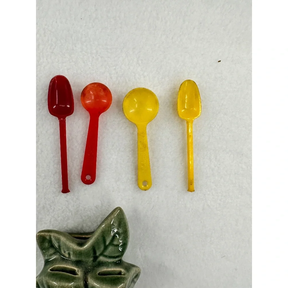 Ceramic Vintage 70's Measuring Spoon Flower Holder Can be hung‎ on wall